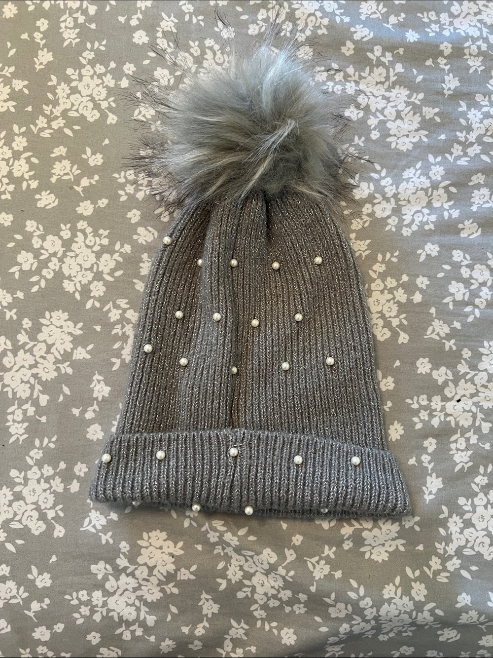 Gray Knit Pom Beanie with Faux Fur Pom and Pearls